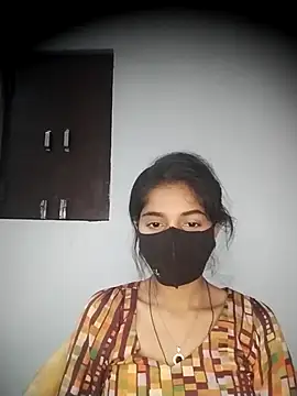 Snapshot of Sexey-Puja chatting on 10-27-25, 12:15 Sexey-Puja online show from 10-27-25, 12:15