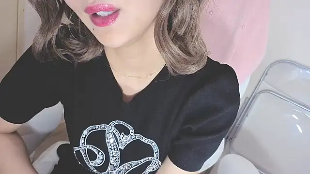 Snapshot of miho-ch chatting on 06-19-26, 02:21 miho-ch online show from 06-19-26, 02:21