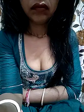 Snapshot of Paakhi-Singh chatting on 03-13-26, 11:33 Paakhi-Singh online show from 03-13-26, 11:33
