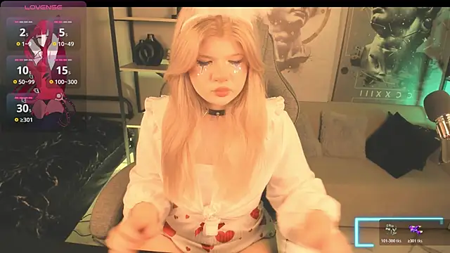 LilithNelson online show from 10-31-25, 09:27