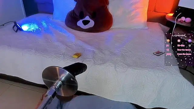 Snapshot of Karol_Pagee chatting on 04-10-26, 10:36 Karol Pagee online show from 04-10-26, 10:36