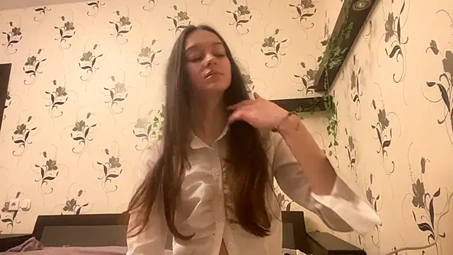 Snapshot of AshleyEady chatting on 09-25-25, 05:49 AshleyEady online show from 09-25-25, 05:49