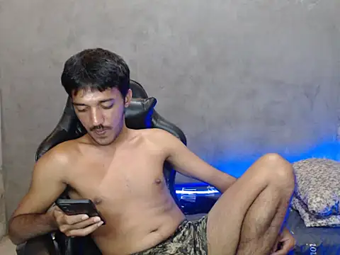 RowyCam online show from 11-04-25, 12:04