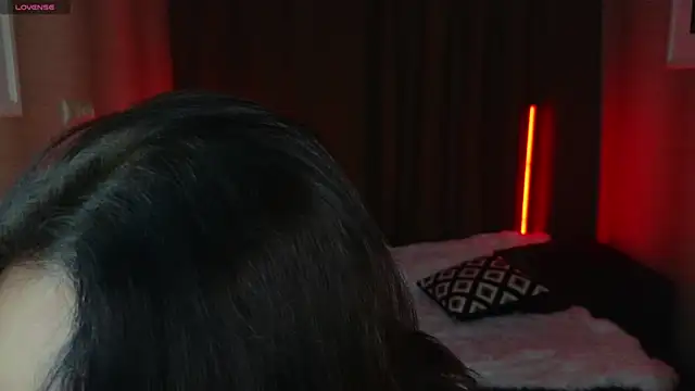 cute club online show from 11-28-25, 06:21