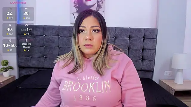 isabella horney  online show from 10-18-25, 06:19