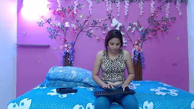 skinnybarbie022 online show from 02-06-26, 02:49