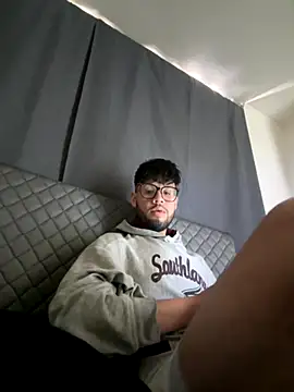 Snapshot of stalinhernandez chatting on 10-31-25, 03:24 stalinhernandez online show from 10-31-25, 03:24