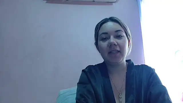 Snapshot of Fabii15 chatting on 10-07-25, 08:28 Fabii15 online show from 10-07-25, 08:28