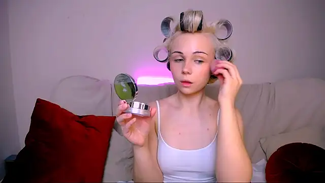 Snapshot of Charlotte_Colinss chatting on 02-15-26, 04:09 Charlotte Colinss online show from 02-15-26, 04:09