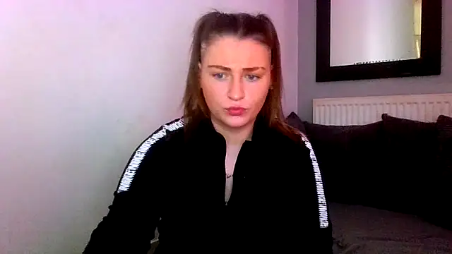 Snapshot of RUBY-ROSE-SWINGS chatting on 02-12-26, 09:48 RUBY-ROSE-SWINGS online show from 02-12-26, 09:48