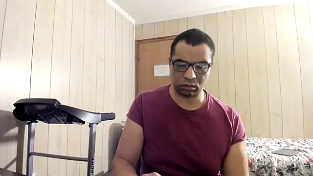 Snapshot of NaturalBeautyQueen chatting on 06-15-26, 11:29 NaturalBeautyQueen online show from 06-15-26, 11:29