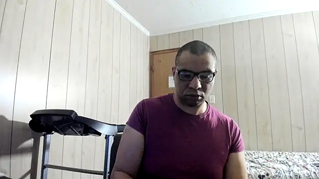 Snapshot of NaturalBeautyQueen chatting on 06-26-26, 01:26 NaturalBeautyQueen online show from 06-26-26, 01:26