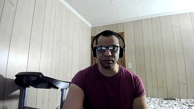 Snapshot of NaturalBeautyQueen chatting on 07-15-26, 03:28 NaturalBeautyQueen online show from 07-15-26, 03:28
