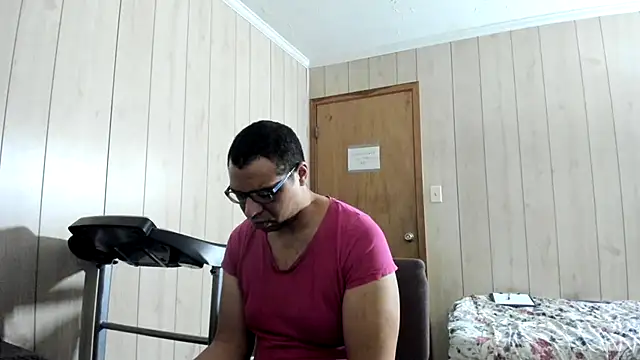 Snapshot of NaturalBeautyQueen chatting on 07-25-26, 11:46 NaturalBeautyQueen online show from 07-25-26, 11:46