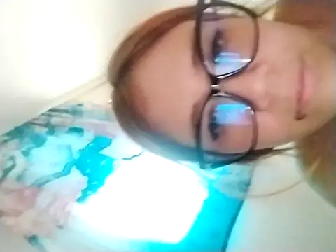 Snapshot of RapunzeRaydes chatting on 09-24-25, 08:23 RapunzeRaydes online show from 09-24-25, 08:23