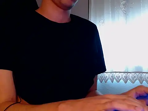 Snapshot of JoeisHere__ chatting on 10-31-25, 04:41 JoeisHere online show from 10-31-25, 04:41