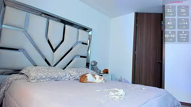 Snapshot of Michelle_Ferrerr chatting on 10-30-25, 10:43 Michelle Ferrerr online show from 10-30-25, 10:43