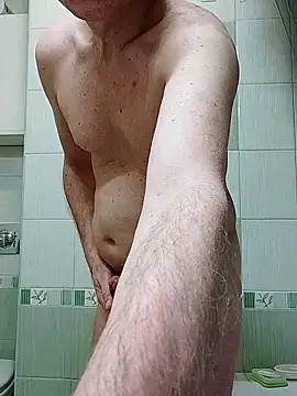 ExhibitPoll online show from 12-18-25, 04:35