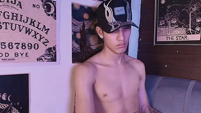 Snapshot of _realwav chatting on 09-18-25, 09:28 realwav online show from 09-18-25, 09:28