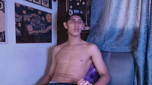 Snapshot of _realwav chatting on 09-21-25, 10:00 realwav online show from 09-21-25, 10:00