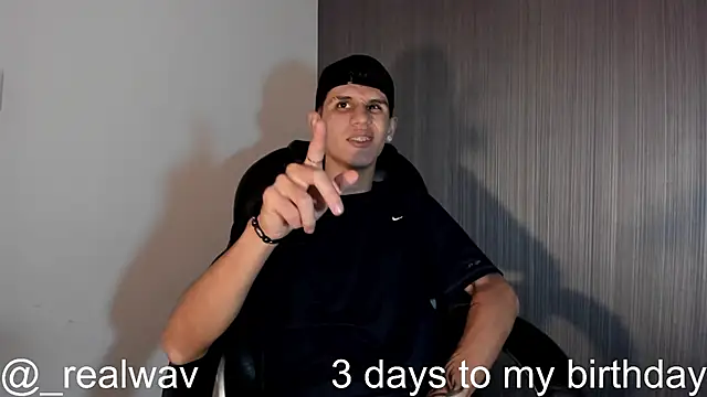 Snapshot of _realwav chatting on 10-22-25, 07:08 realwav online show from 10-22-25, 07:08