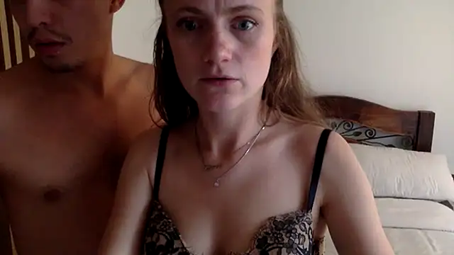 Snapshot of andyzuzka chatting on 10-18-25, 02:07 andyzuzka online show from 10-18-25, 02:07