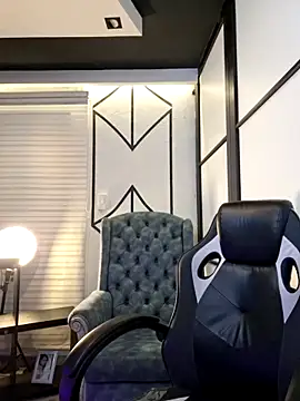 NahomiRichards  online show from 11-20-25, 04:23