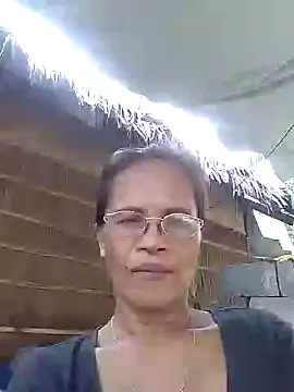 Kristen05 online show from 10-10-25, 12:09