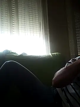 Snapshot of Villena_jm91 chatting on 09-29-25, 02:44 Villena jm91 online show from 09-29-25, 02:44