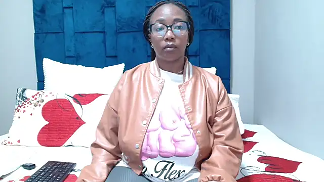 Snapshot of BigBootySimbax chatting on 05-25-26, 05:30 BigBootySimbax online show from 05-25-26, 05:30