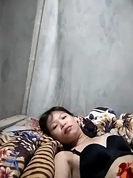 LinhNa999 online show from 11-02-25, 01:19