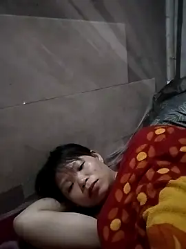 LinhNa999 online show from 02-05-26, 12:43