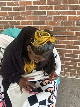 Snapshot of sprinklingfairy chatting on 12-01-25, 04:56 sprinklingfairy online show from 12-01-25, 04:56