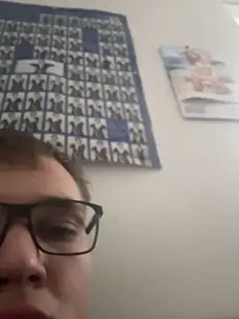 Snapshot of Levin_geil chatting on 10-26-25, 02:45 Levin geil online show from 10-26-25, 02:45