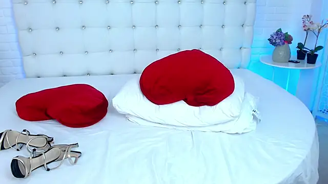 Snapshot of KimoraJoy chatting on 02-05-25, 04:48 KimoraJoy online show from 02-05-25, 04:48