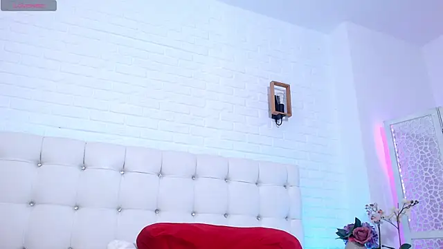 Snapshot of KimoraJoy chatting on 02-14-25, 06:02 KimoraJoy online show from 02-14-25, 06:02