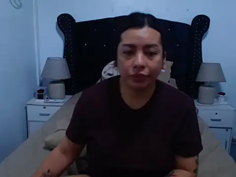 Snapshot of AnnaMedina05 chatting on 02-11-26, 12:04 AnnaMedina05 online show from 02-11-26, 12:04