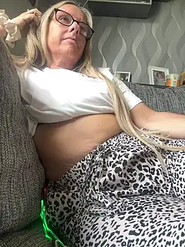 Anastasia-BlondeXX online show from 04-27-26, 10:35