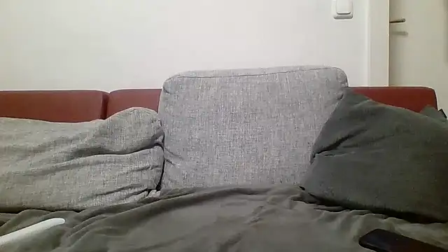 Snapshot of flo0083 chatting on 11-14-25, 02:38 flo0083 online show from 11-14-25, 02:38