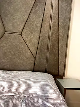 Isabela Colins online show from 09-18-25, 01:13