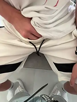 Manu97k online show from 04-16-26, 04:41