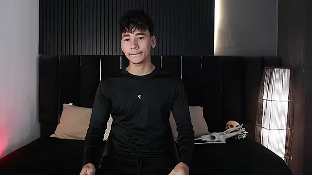 Dominic ghost online show from 10-24-25, 10:06