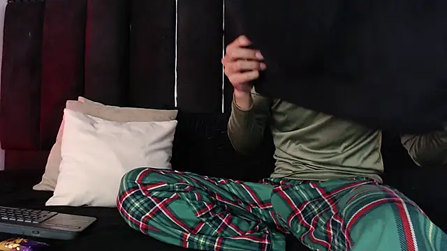 Dominic ghost online show from 11-08-25, 08:40