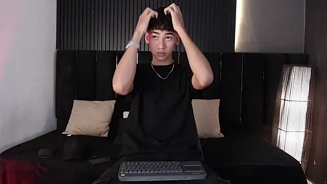 Dominic ghost online show from 11-30-25, 09:30