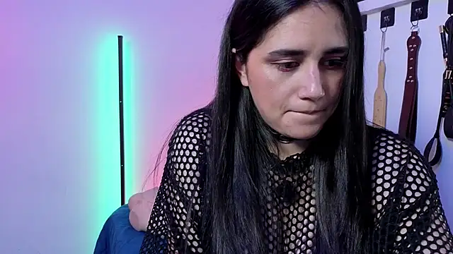 elowen halley1 online show from 02-14-26, 07:54