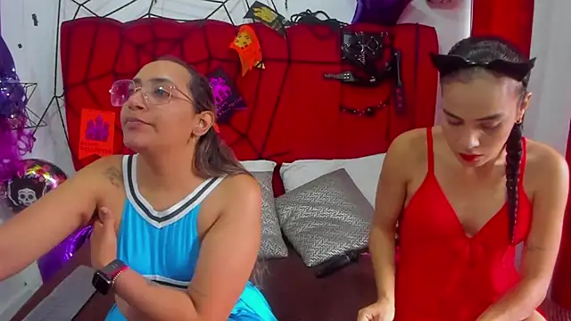 Snapshot of IsabelaANDalahia chatting on 10-21-25, 01:45 IsabelaANDalahia online show from 10-21-25, 01:45