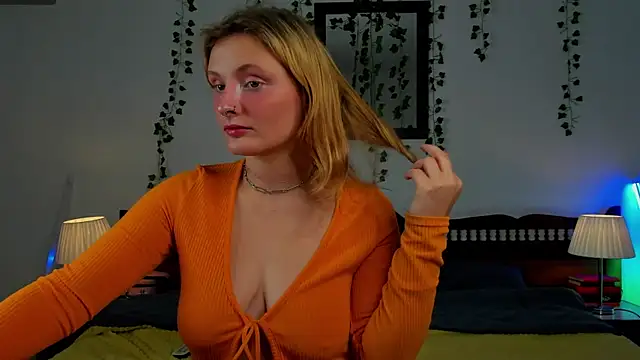 Snapshot of Ariana_Spring chatting on 09-11-25, 02:22 Ariana Spring online show from 09-11-25, 02:22