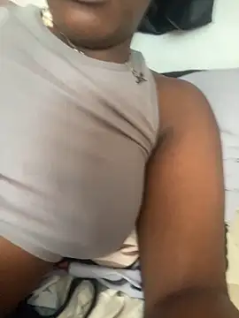 Snapshot of bybey18 chatting on 10-14-25, 03:02 bybey18 online show from 10-14-25, 03:02