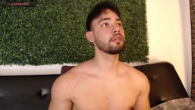 Snapshot of sam_ford_2 chatting on 11-30-25, 10:47 sam ford 2 online show from 11-30-25, 10:47