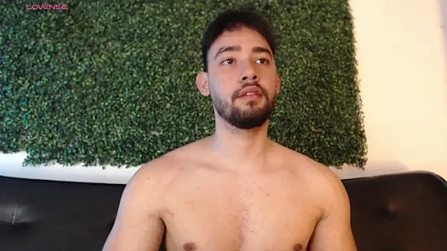 Snapshot of sam_ford_2 chatting on 02-05-26, 03:00 sam ford 2 online show from 02-05-26, 03:00